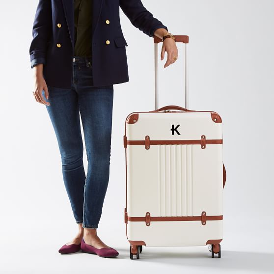 How to pack a suitcase efficiently? acking a suitcase efficiently is a skill that can greatly enhance your travel experience by ensuring that