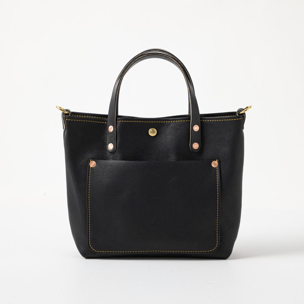 Women's travel tote bag