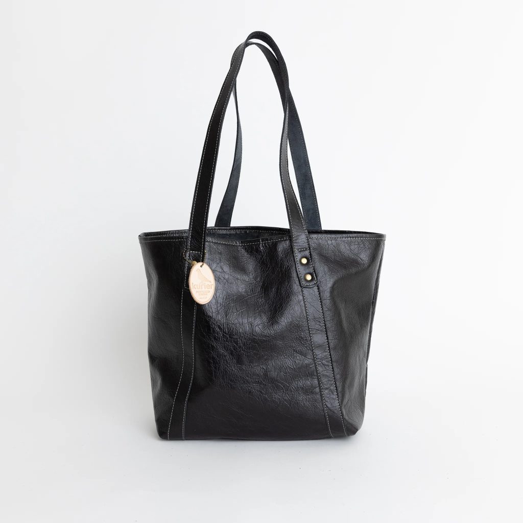 black travel tote