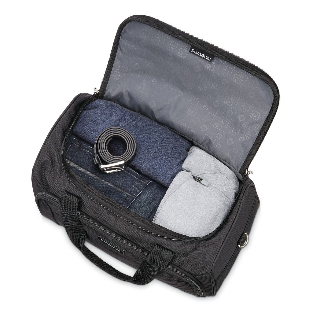 travel tote with compartments