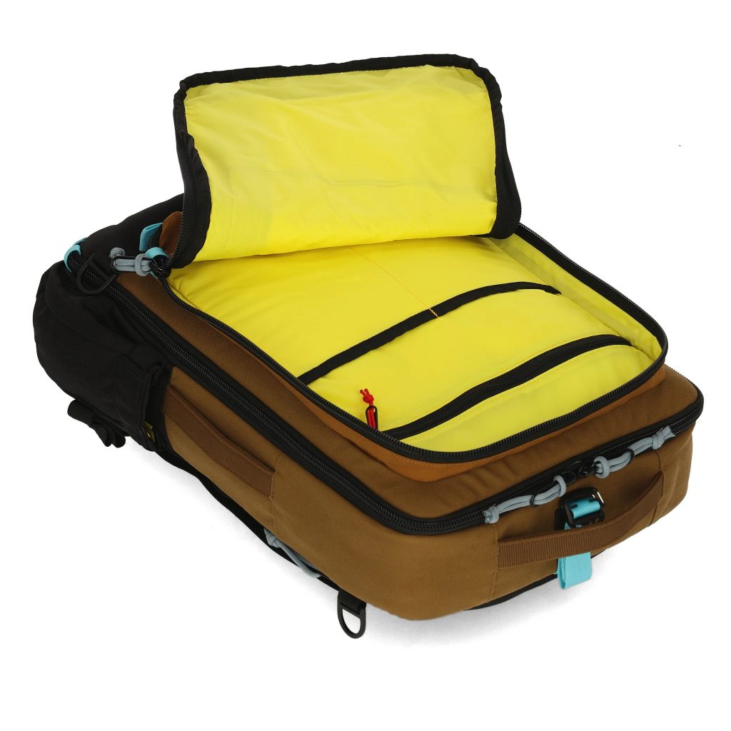 travel tote with compartments